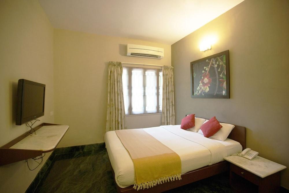 Hanu Reddy Residences Poes Garden Ченнаи Экстерьер фото