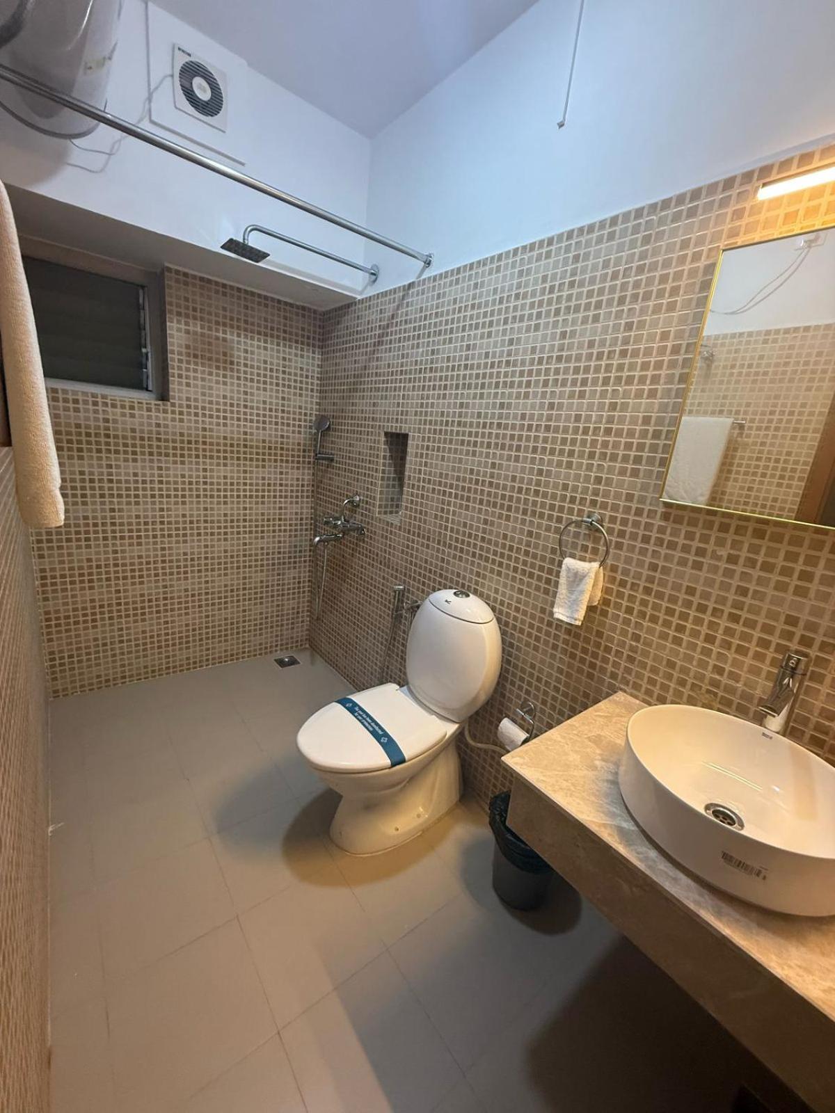 Hanu Reddy Residences Poes Garden Ченнаи Экстерьер фото