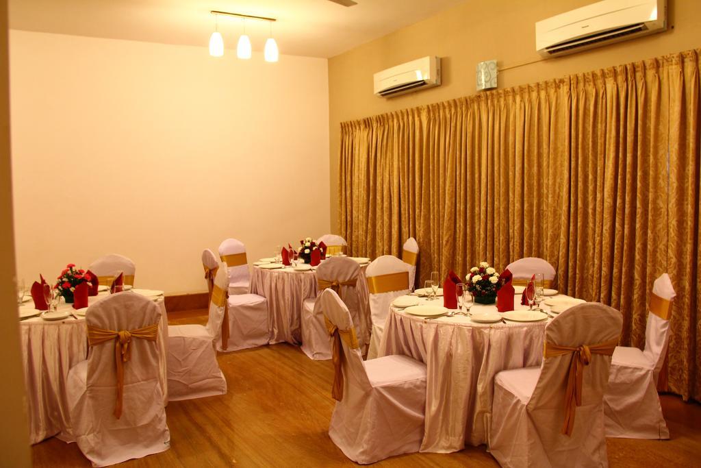 Hanu Reddy Residences Poes Garden Ченнаи Экстерьер фото