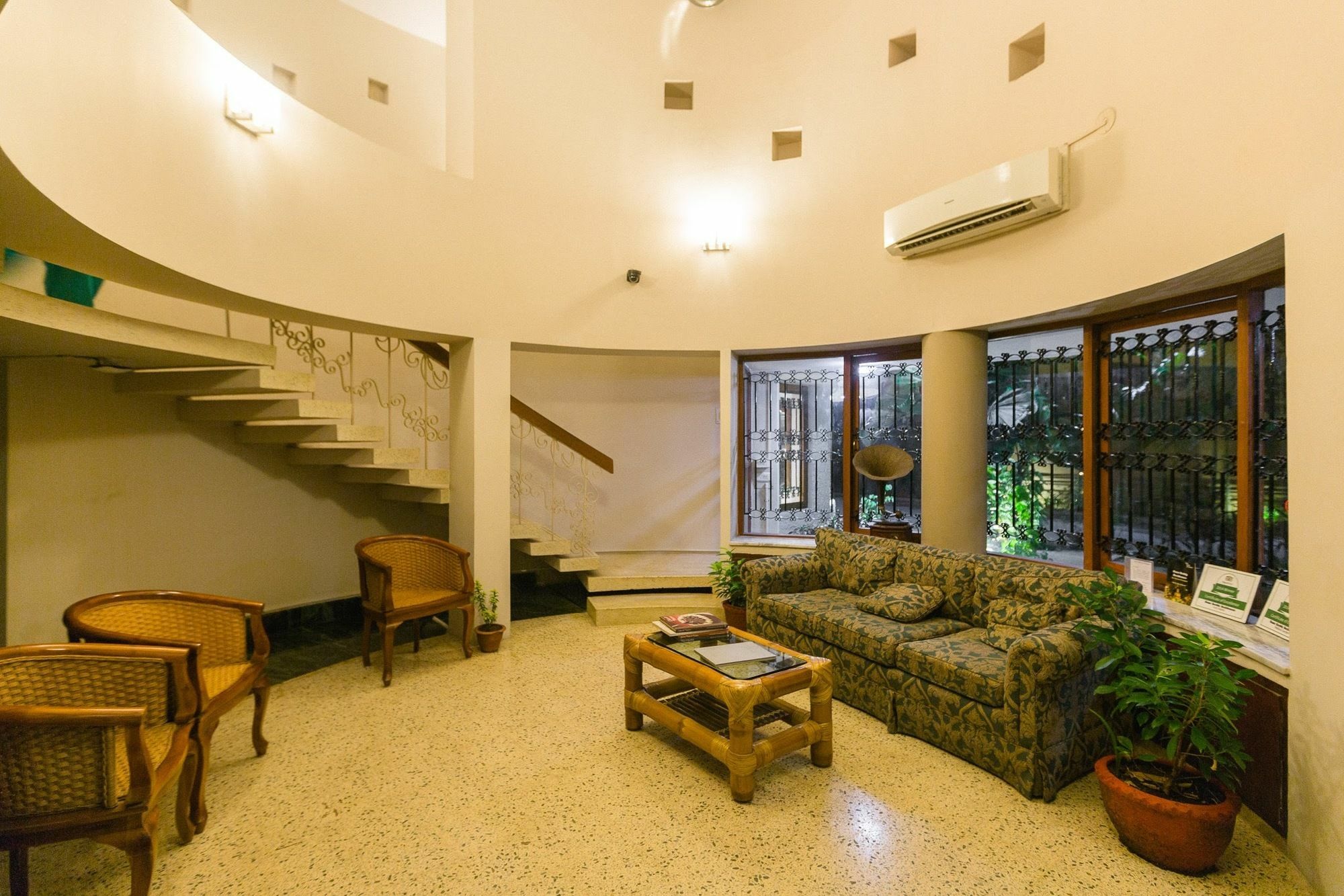 Hanu Reddy Residences Poes Garden Ченнаи Экстерьер фото